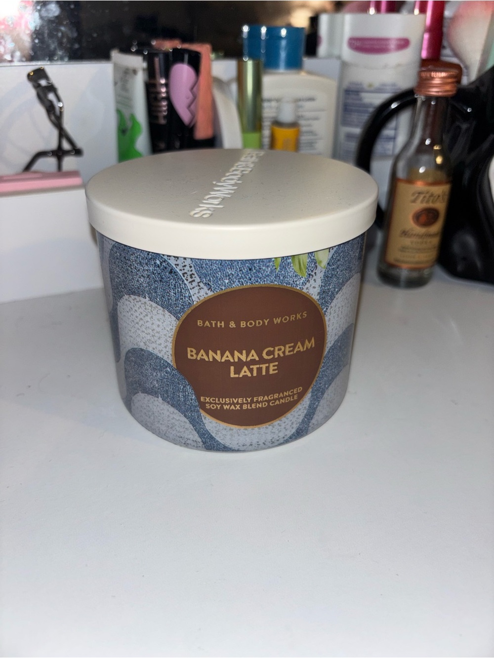 bath and body works banana cream latte candle
